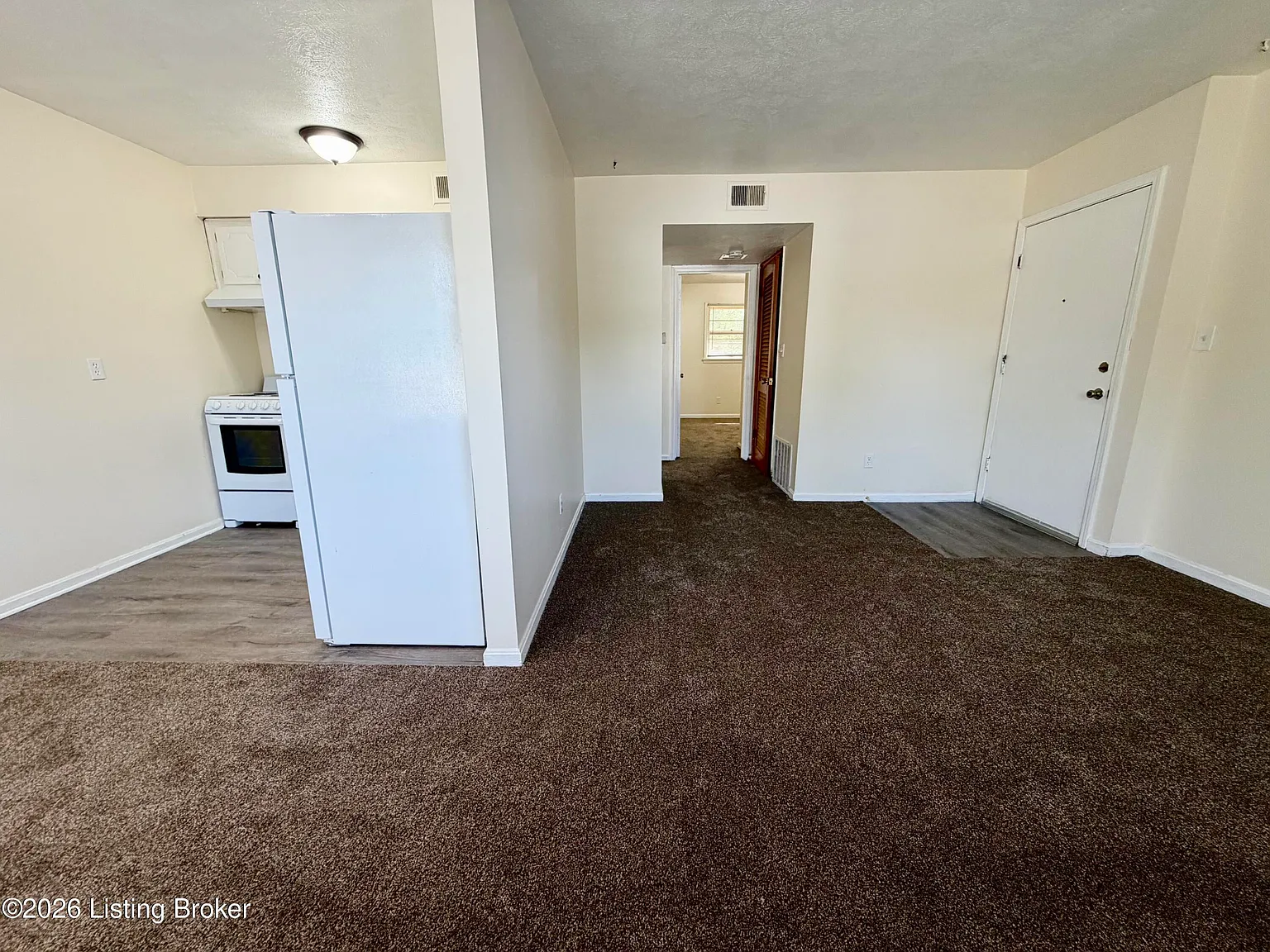 2 bed, 1.0 bath, 750 sqft, $900 — Photo 3