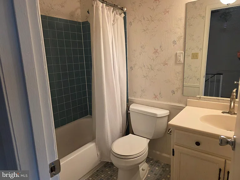 950 Park Ave — Photo 15