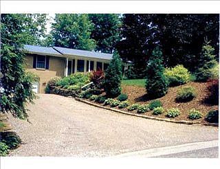 2nd image of 117 Saint Clair Cir