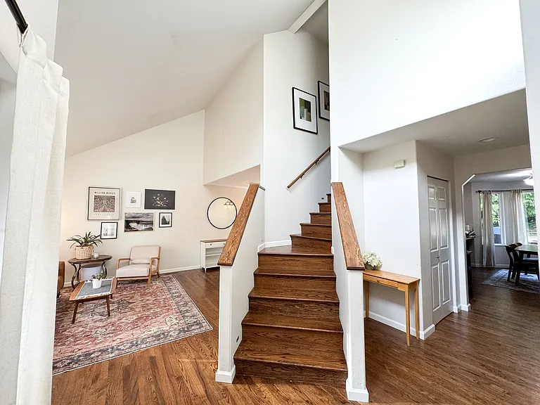 6832 Townsend Ln NE — Photo 5
