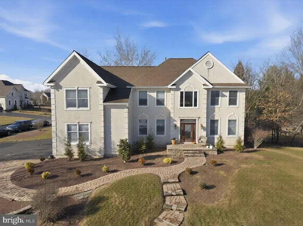 57 Cropwell Ln, Holland, PA 18966