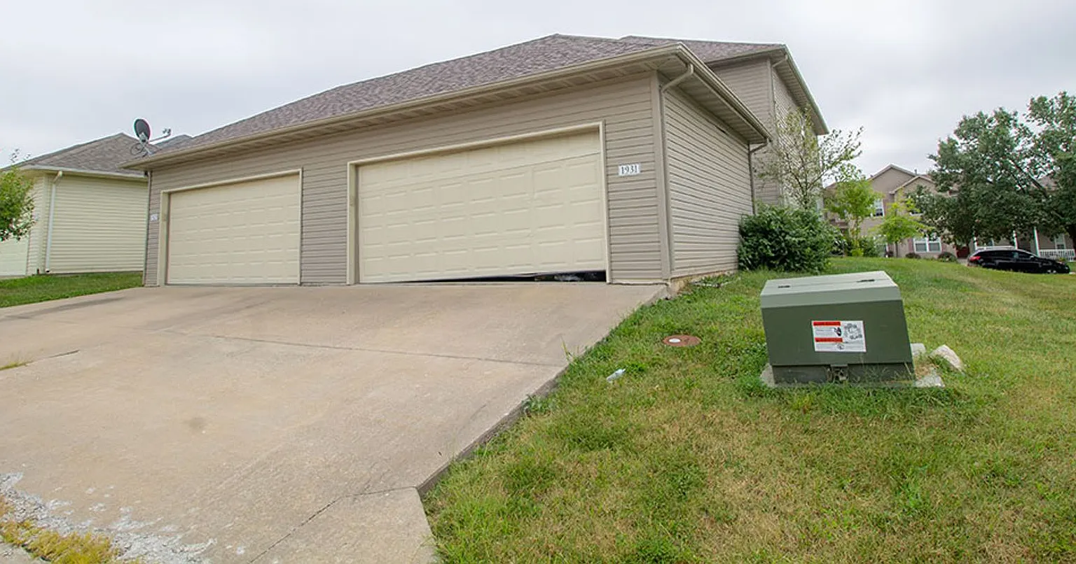 4 Bedroom NewTown Condo — Photo 2