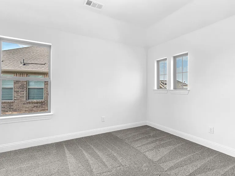 2410 Thavie St — Photo 15