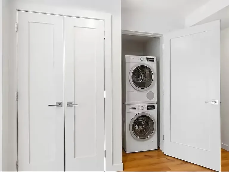 139 Meserole St #2A — Photo 5