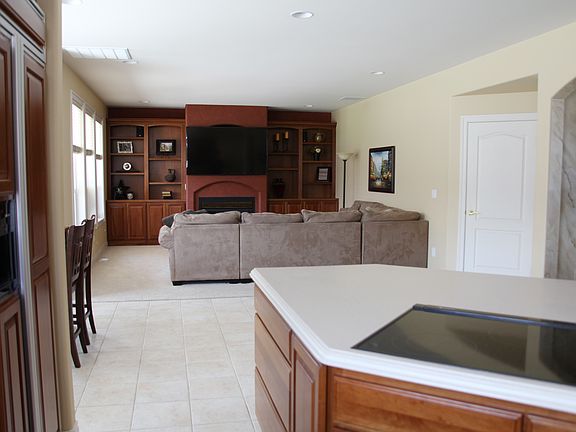 3rd image of 219 Windwood Ln