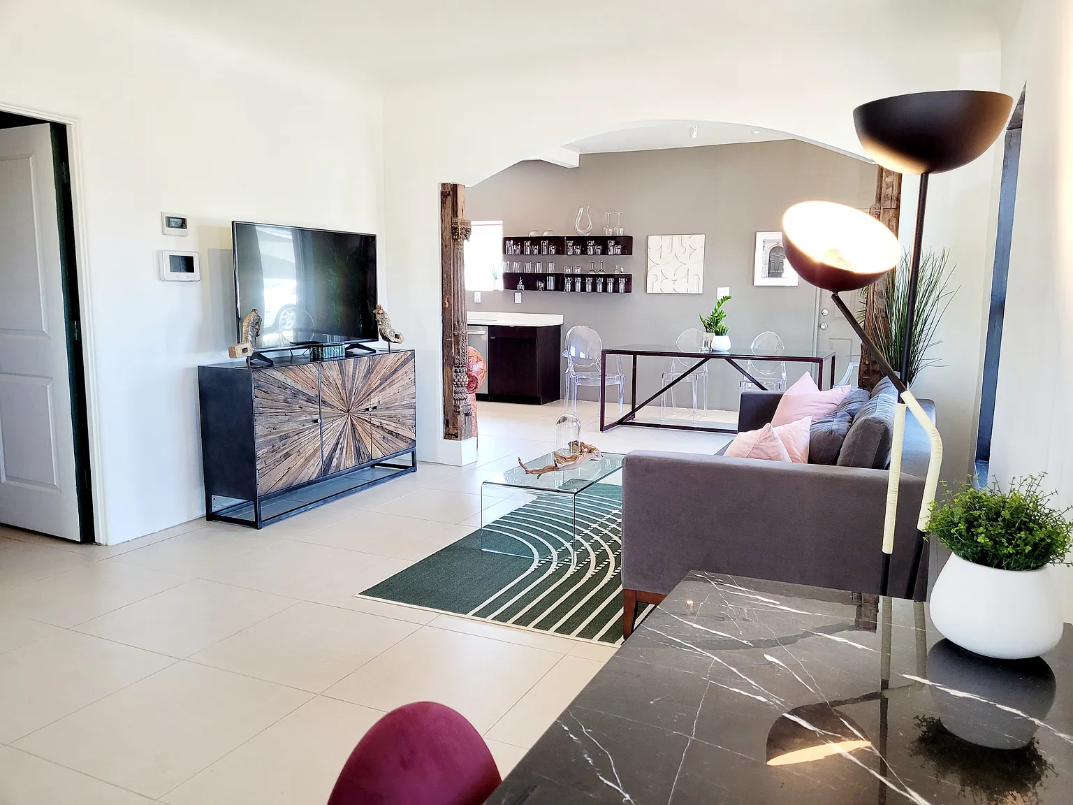 1 bed, 858 sqft, $2,000 — Photo 3