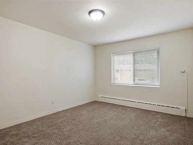 1457 Burke Ave NE — Photo 10