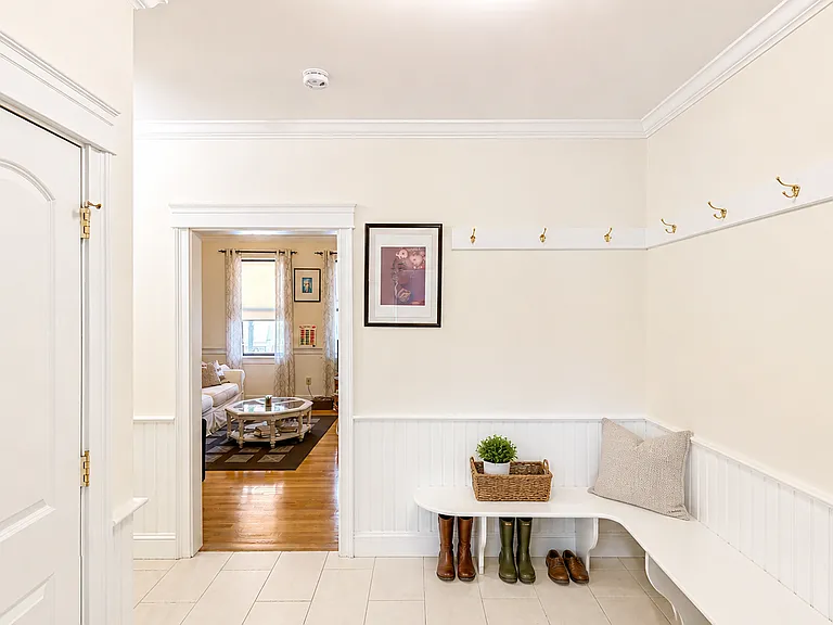 25-27 Glenville Ave #5 — Photo 8