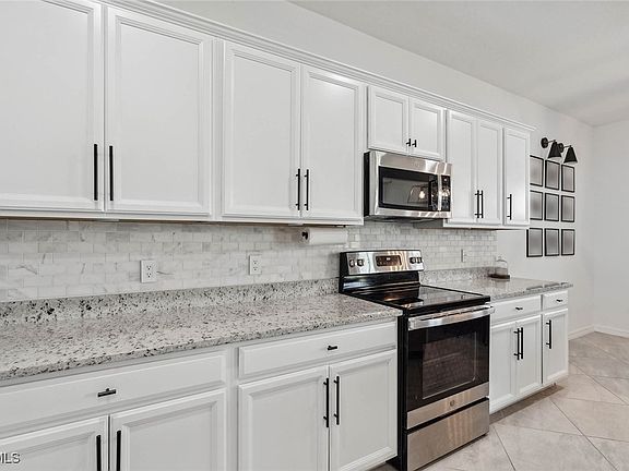 3rd image of 14701 Cantabria Dr