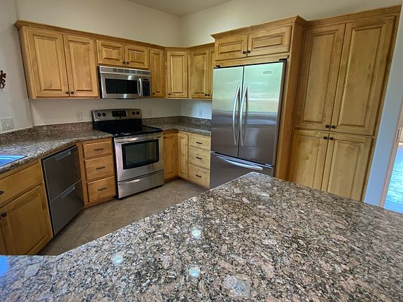 4th image of 185 Cochise Dr