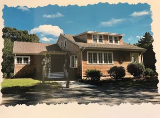 20 Sunset Ave, Saunderstown, RI 02874