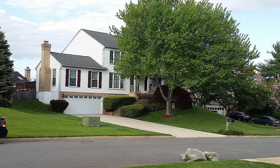 2nd image of 10907 Leeds Ct