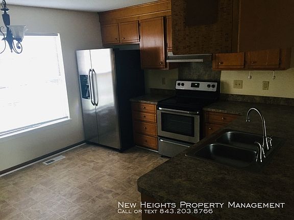 3rd image of 212 Pheasant Run Dr