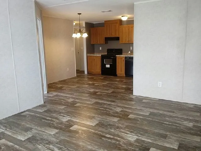 3 bed, 2.0 bath, 1040 sqft, $1,850 — Photo 2