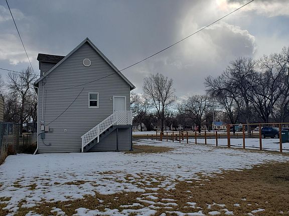 3rd image of 505 Terry Ave