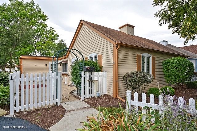 1st image of 1 Garden Dr