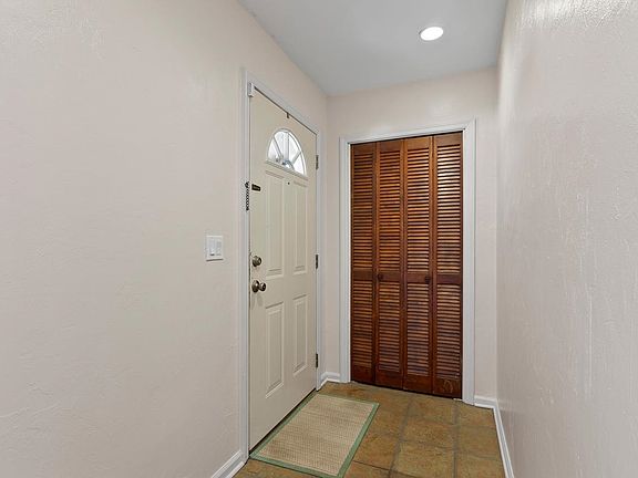 5th image of 2315 Cumberland Dr