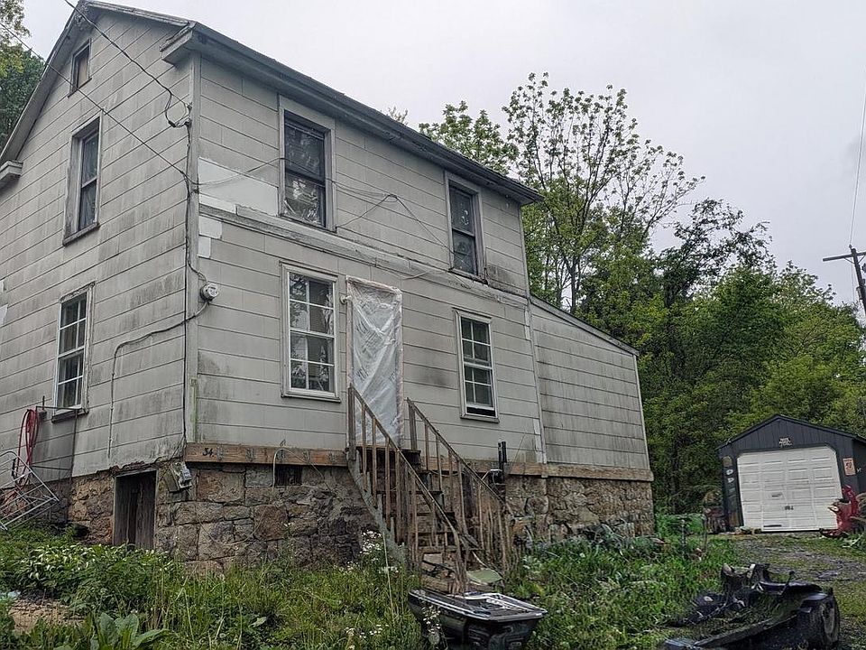1st image of 34 Fenicle Hill Ln