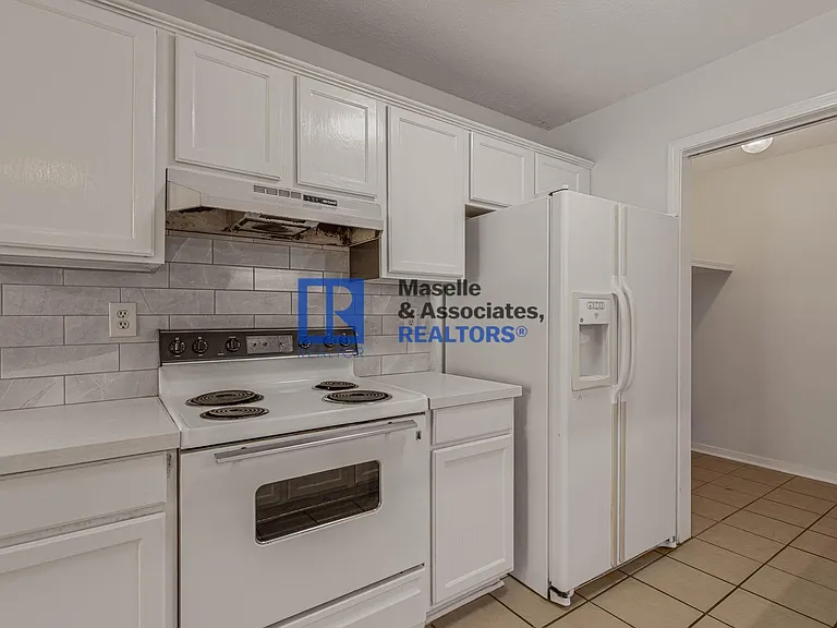 1212 Barnett Bend Cir — Photo 16
