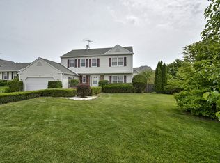 211 Vintage Ln, Buffalo Grove, IL 60089