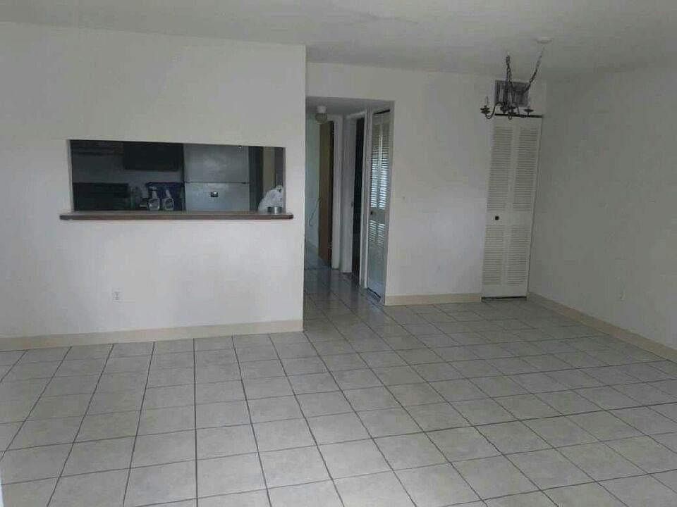 2nd image of 1381 Virginia Ave APT 8