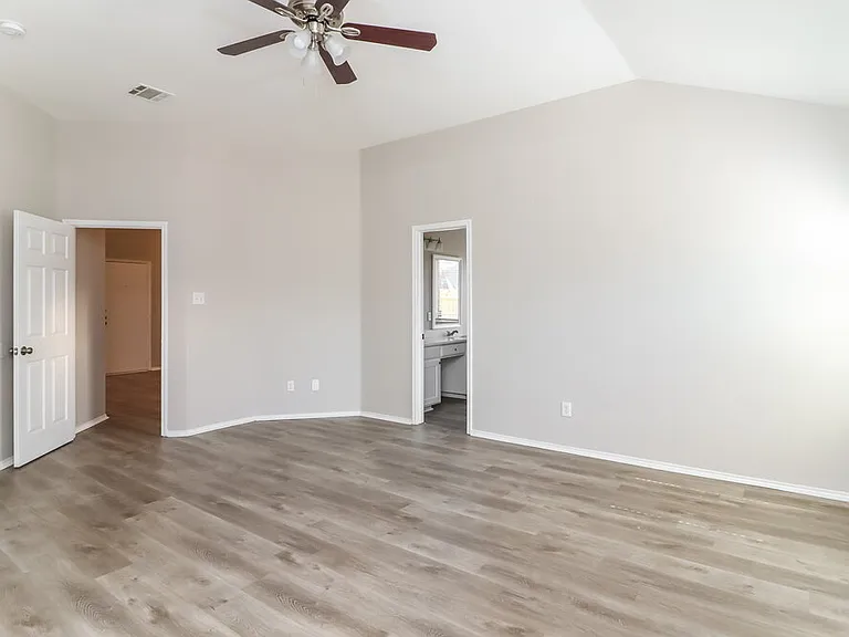 1206 Beacon Hill Dr — Photo 11