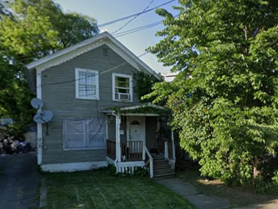 35 River St