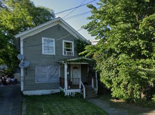 35 River St, Windsor, VT 05089