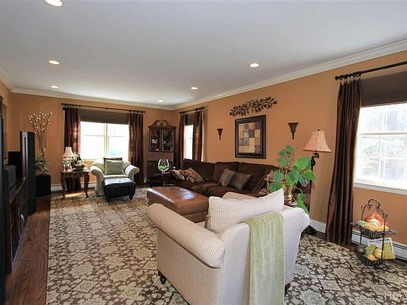 4th image of 1269 Pickens Ct