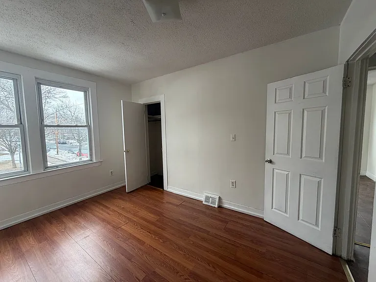 57 Maltby St — Photo 4