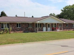 151 W Glenbrook Dr, Pulaski, WI 54162