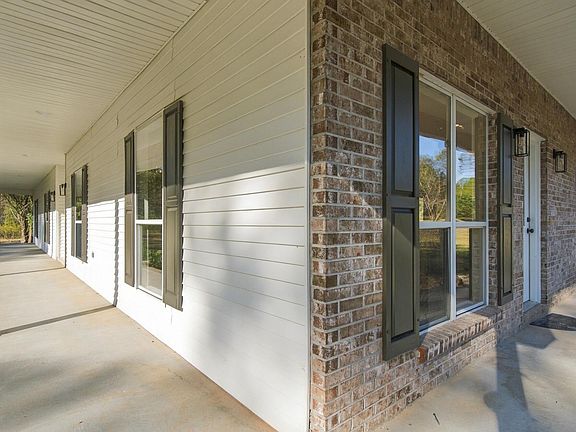 4th image of 266 Patrick Rd