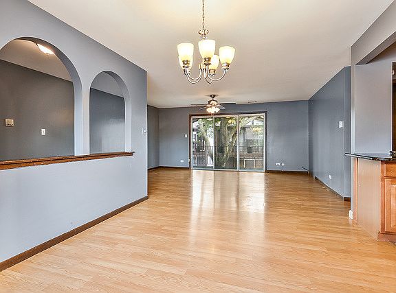 4th image of 5040 W 122nd St