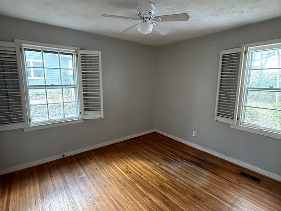 5th image of 1479 Brooklyn Ave NW