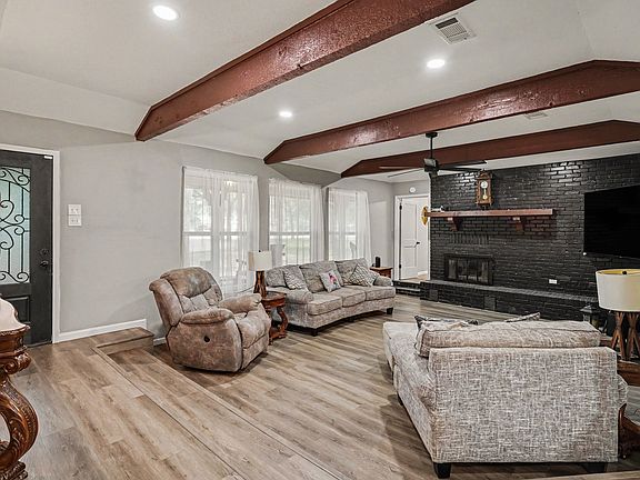 4th image of 1908 Thousand Oaks Dr