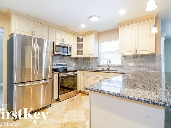 5th image of 5191 Poinsetta Ave