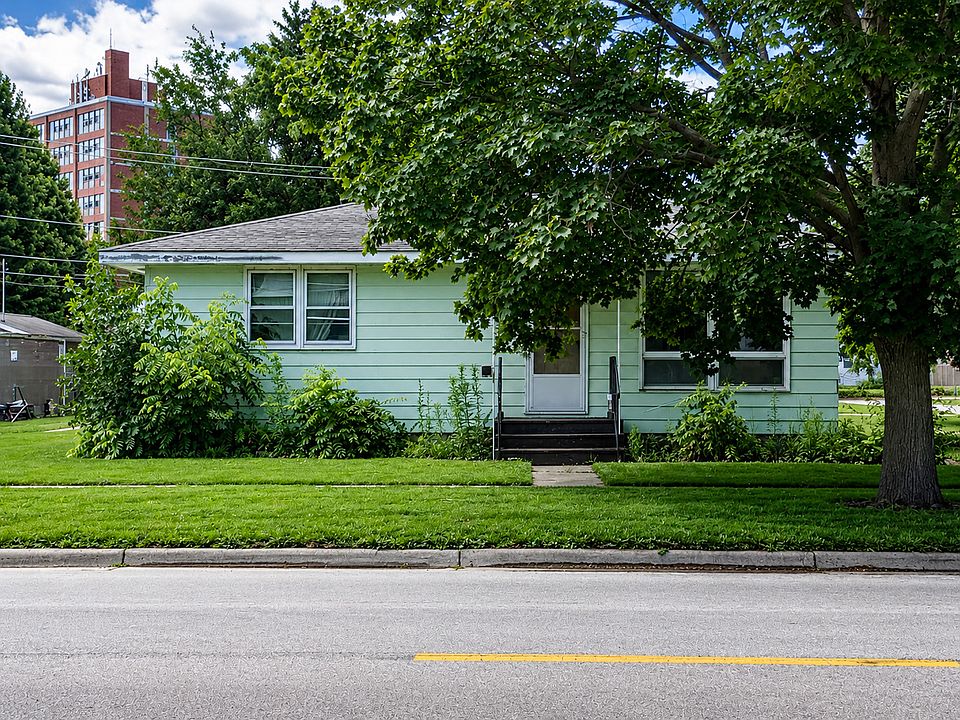 1st image of 930 W Howard St
