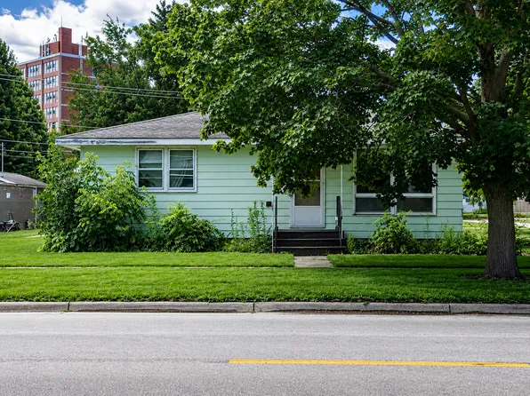 930 W Howard St, Pontiac, IL 61764