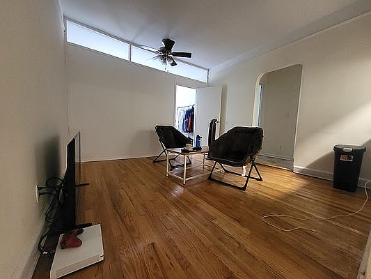 5th image of 425 W Broadway #4