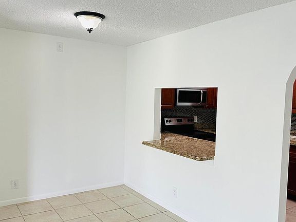 3rd image of 1006 Green Pine Blvd APT H2