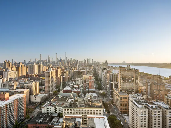 2628 Broadway image 10 of 12