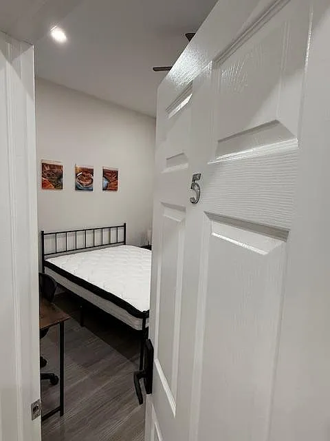 4 bed, 2.5 bath, 2200 sqft, $832 — Photo 2