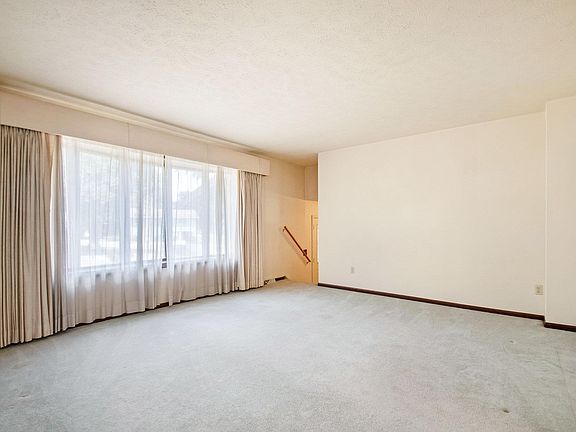 4th image of 17700 Woodthrush Ln