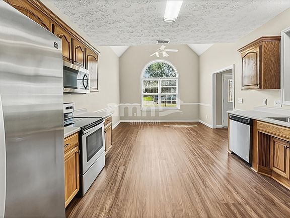 4th image of 5108 Bumblebee Dr