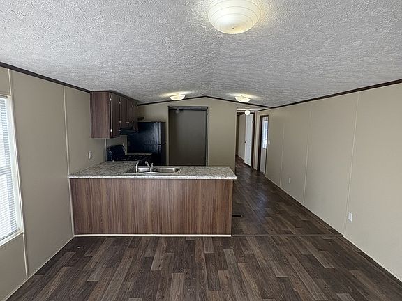 3rd image of 9 Amos Valley Dr