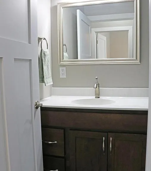 804 Parkside Ln — Photo 6