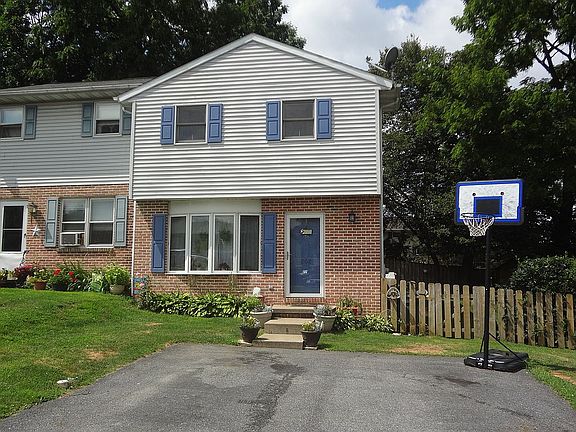 2nd image of 202 Riverview Dr