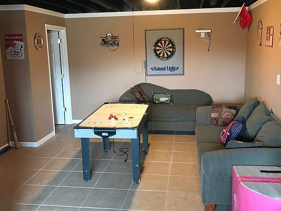 3rd image of 920 Winston Ct