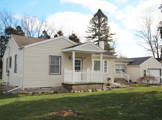 2911 Emerald Dr, Kalamazoo, MI 49001