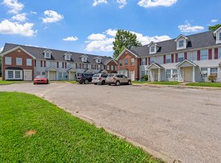 10411 Hillpark Dr, Louisville, KY 40229